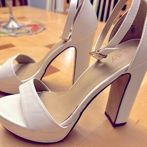 Platform sandals